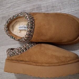 Steve Madden Tan Suede Slip-Ons